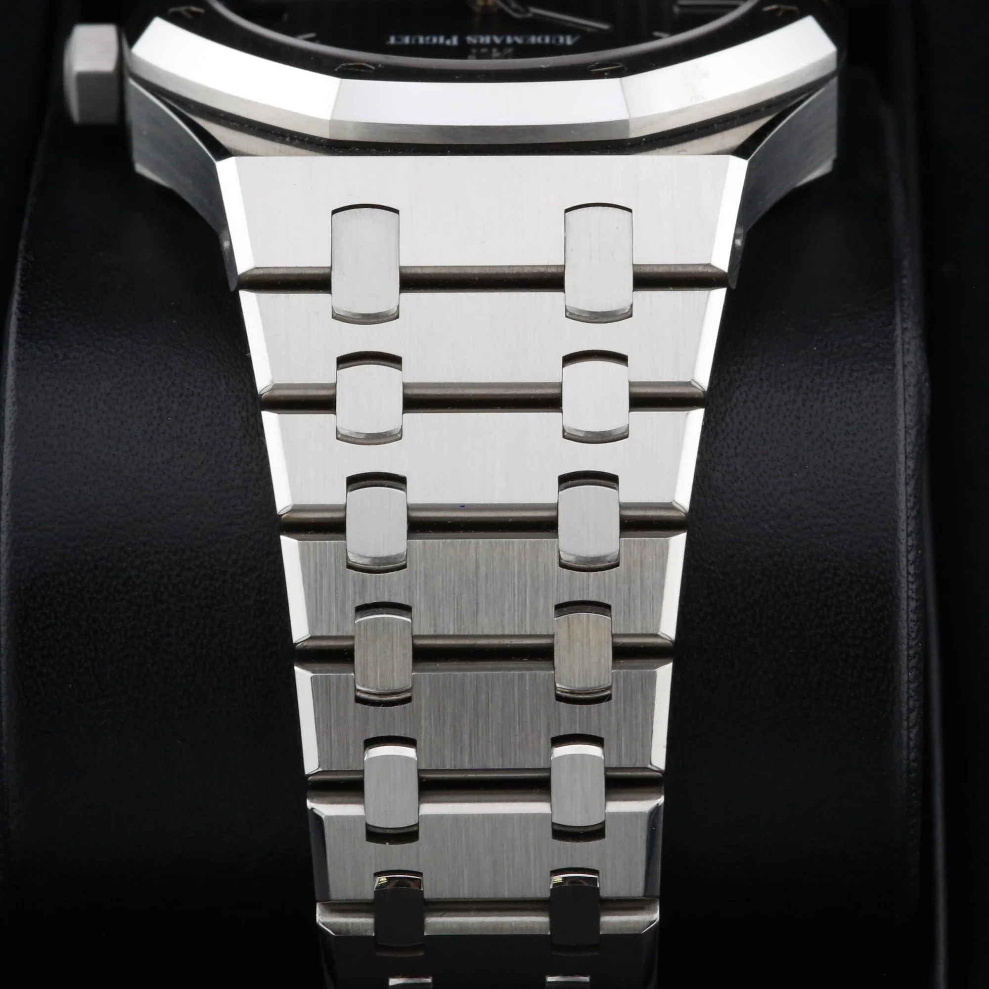 Audemars Piguet Royal Oak  15500 Black 41mm Unworn 2022 Complete Set - Image 5