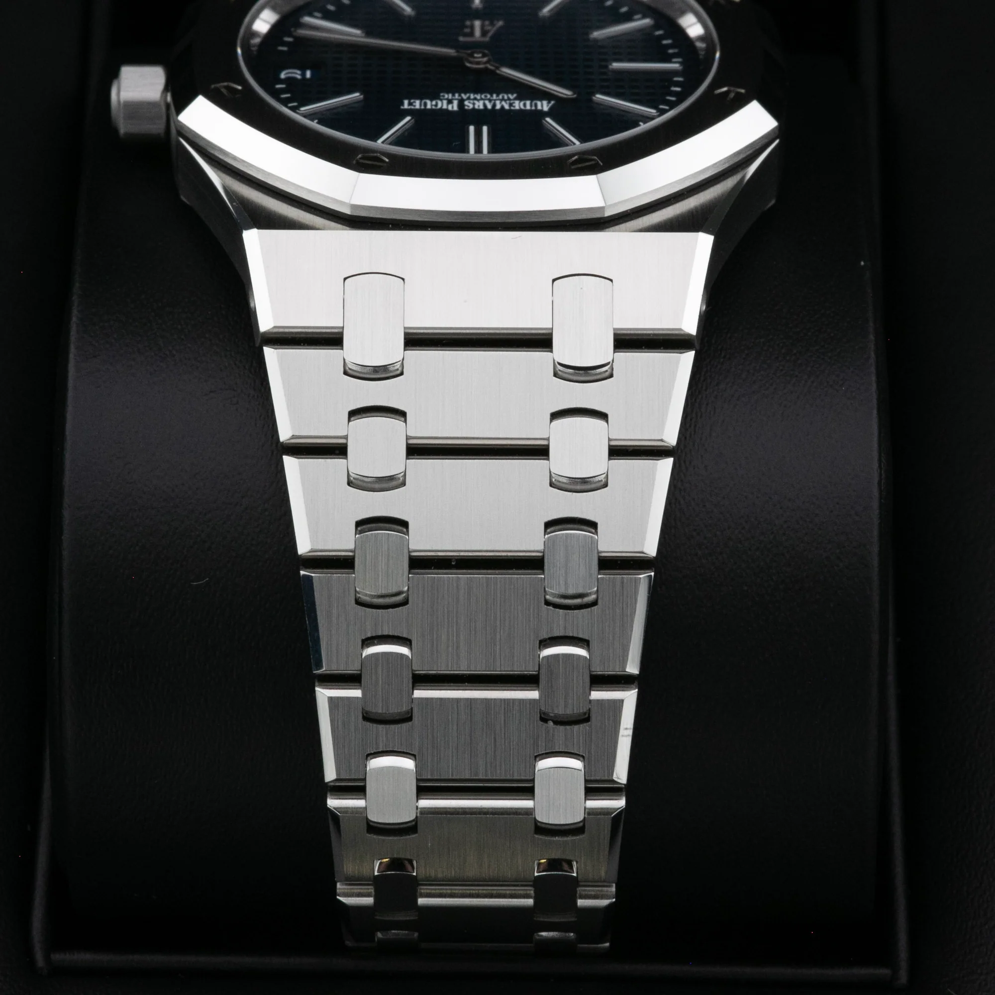 Audemars Piguet Royal Oak Blue Dial 16202 Year: 2025 - Image 3