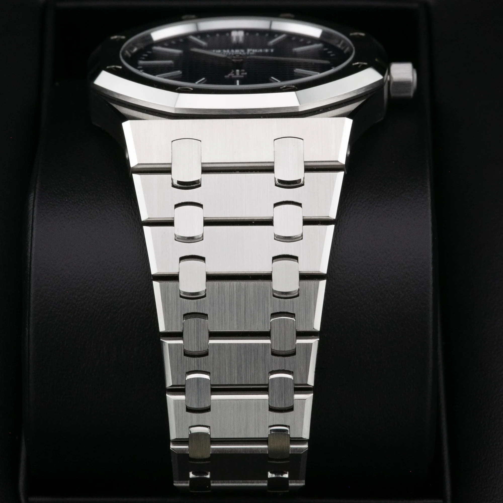 Audemars Piguet Royal Oak Blue Dial 16202 Year: 2025 - Image 4