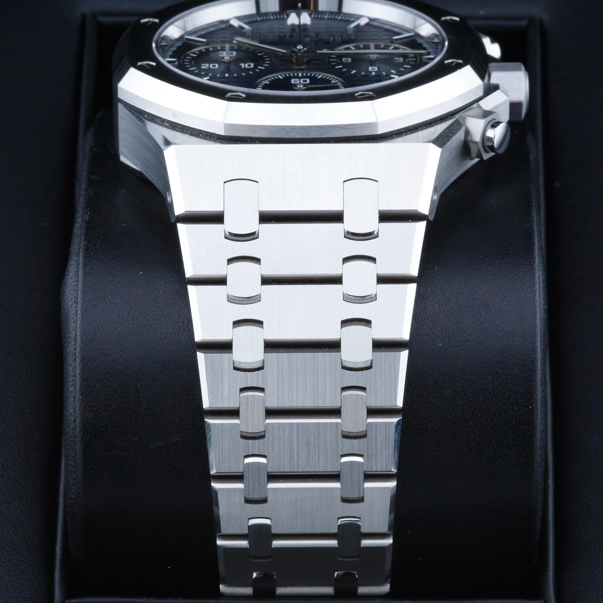 Audemars Piguet Royal Oak Chronograph  26240ST.OO.1320ST.05 Blue 41mm Unworn 2023 Complete Set - Image 4