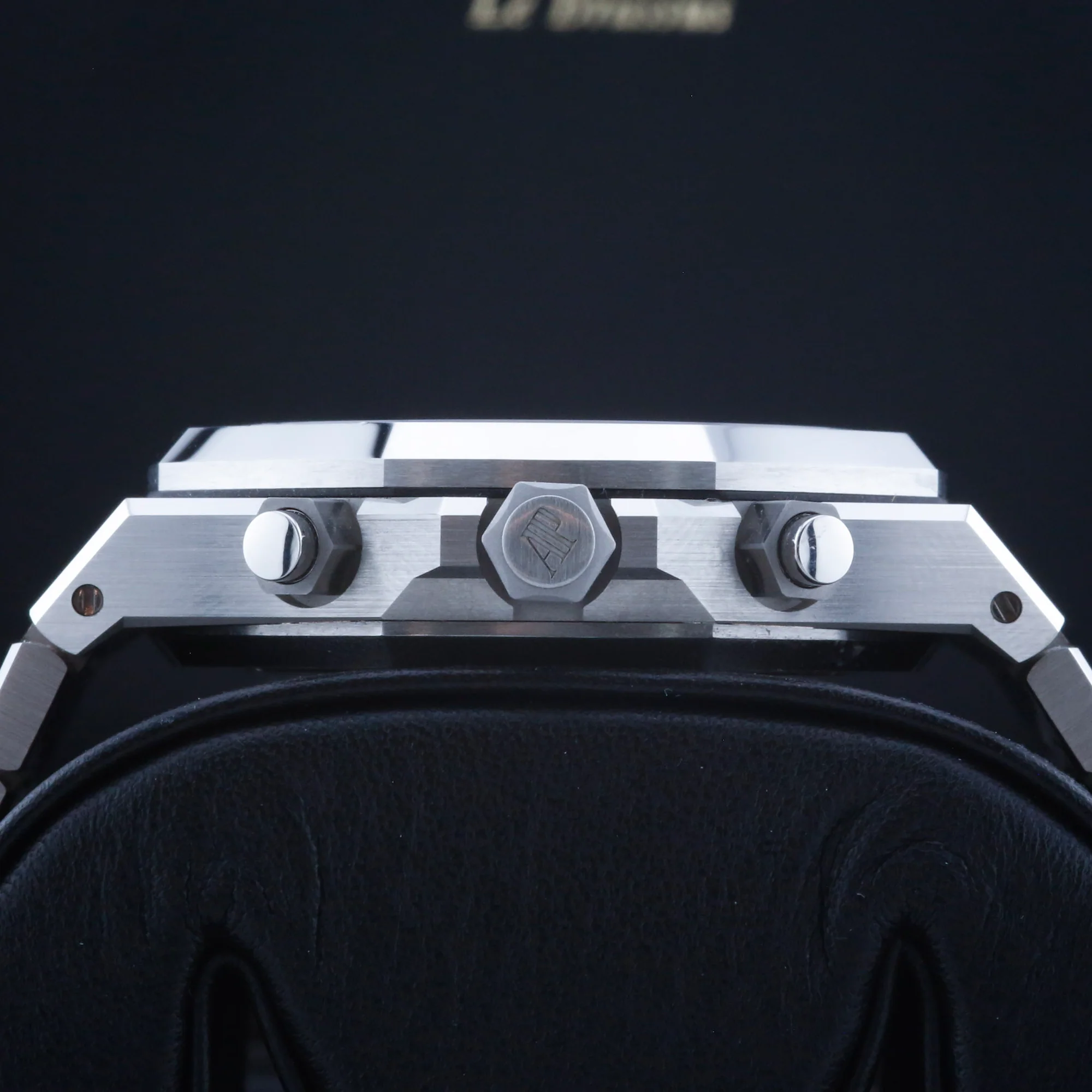 Audemars Piguet Royal Oak Chronograph  26240ST.OO.1320ST.05 Blue 41mm Unworn 2023 Complete Set - Image 6