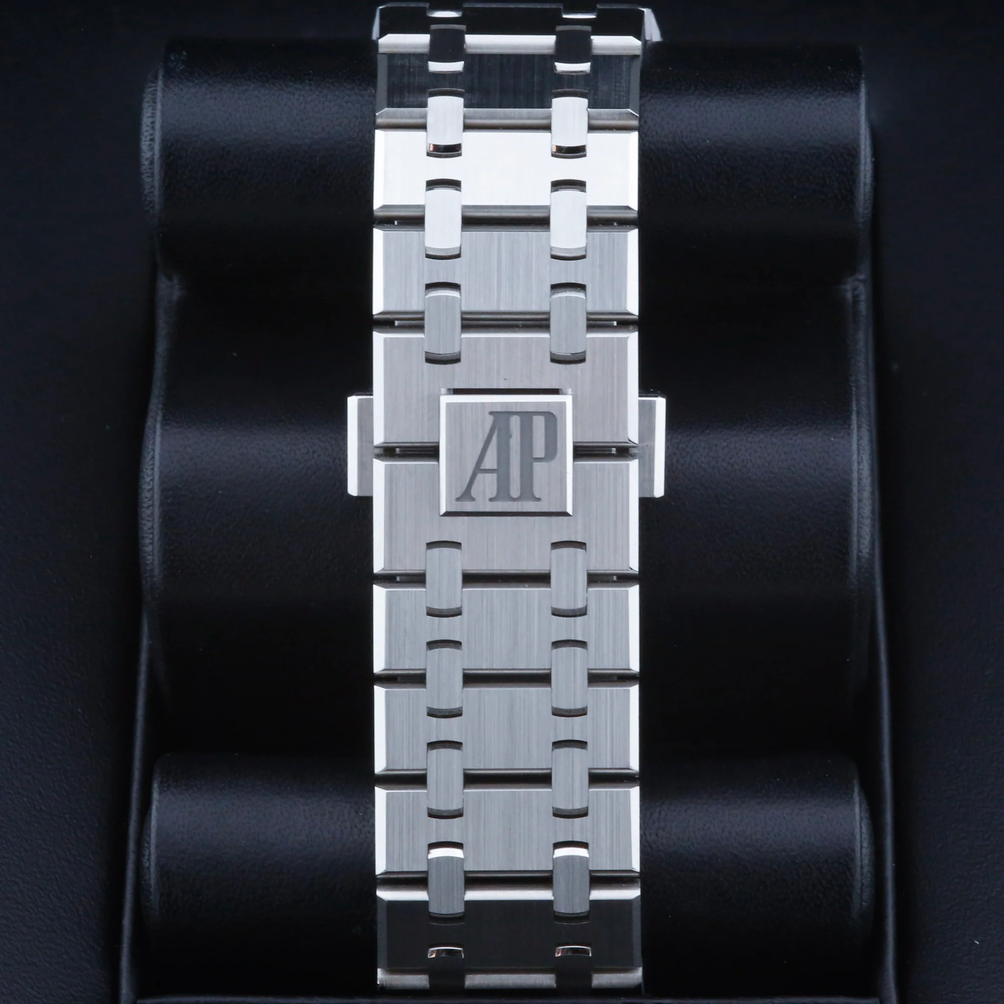 Audemars Piguet Royal Oak Chronograph  26240ST.OO.1320ST.05 Blue 41mm Unworn 2023 Complete Set - Image 7