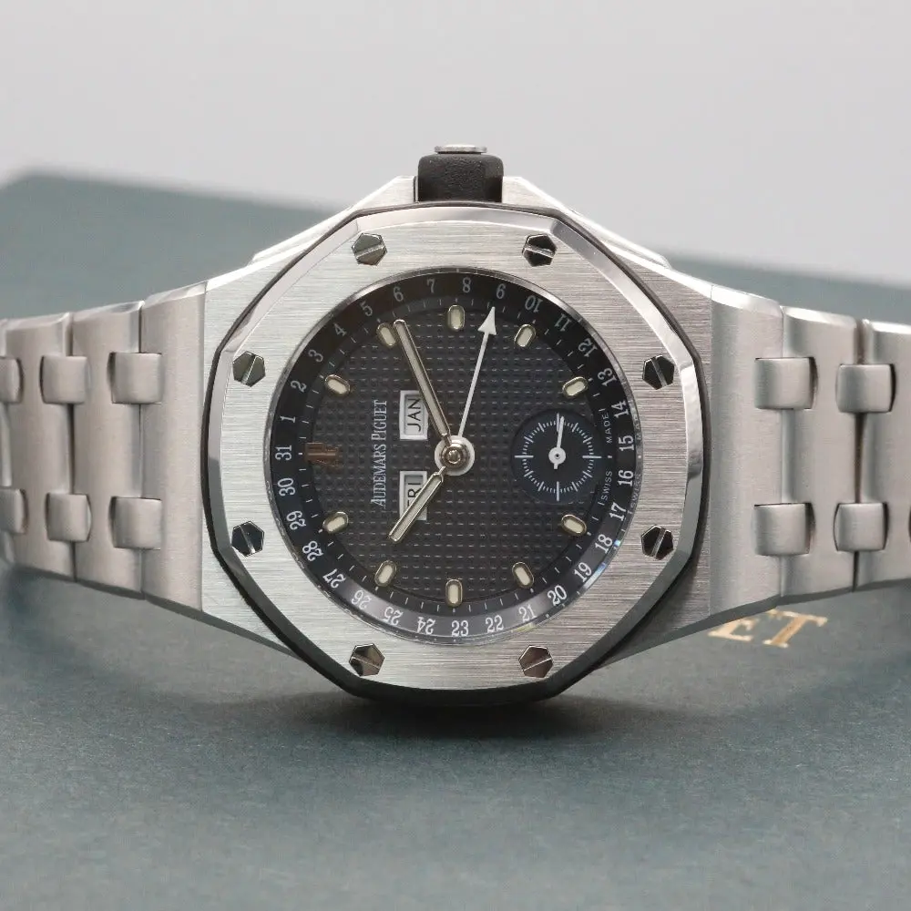 Audemars Piguet Royal Oak Offshore 25807ST Year: 1994 - Image 3