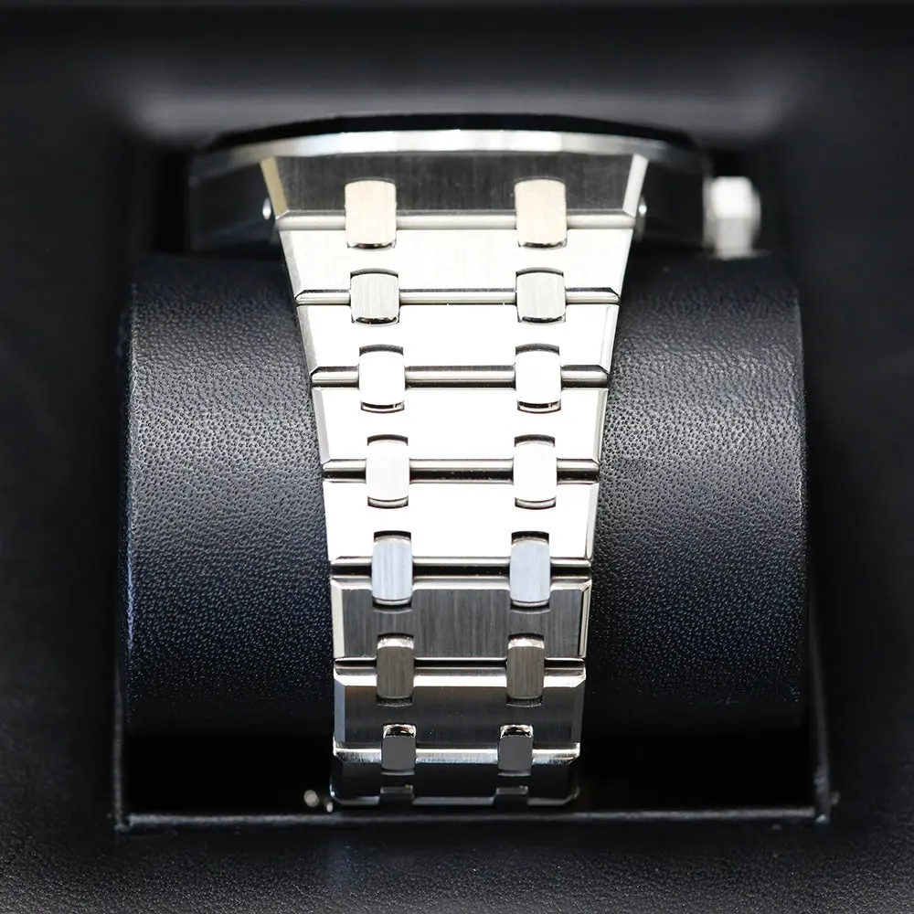 Audemars Piguet Royal Oak Silver Dial 15500 Year: 2019 - Image 5