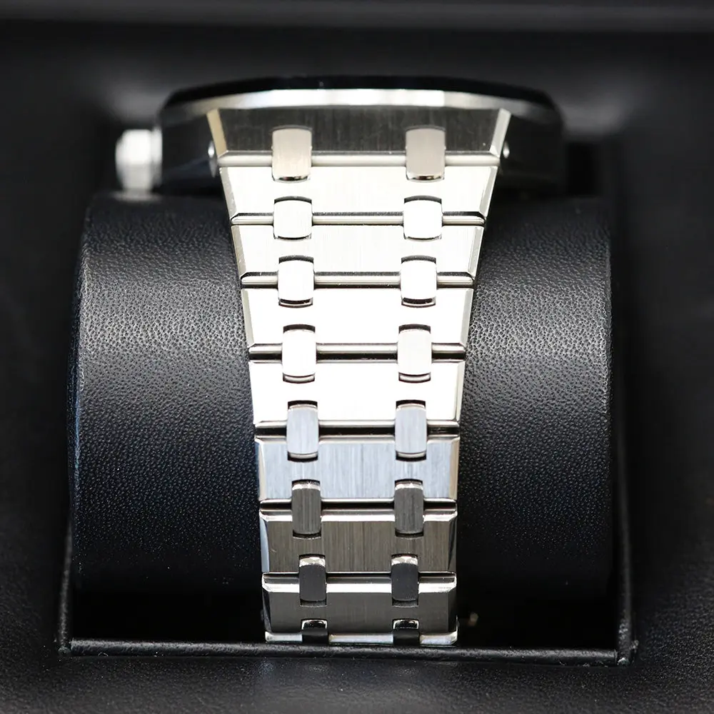 Audemars Piguet Royal Oak Silver Dial 15500 Year: 2019 - Image 6