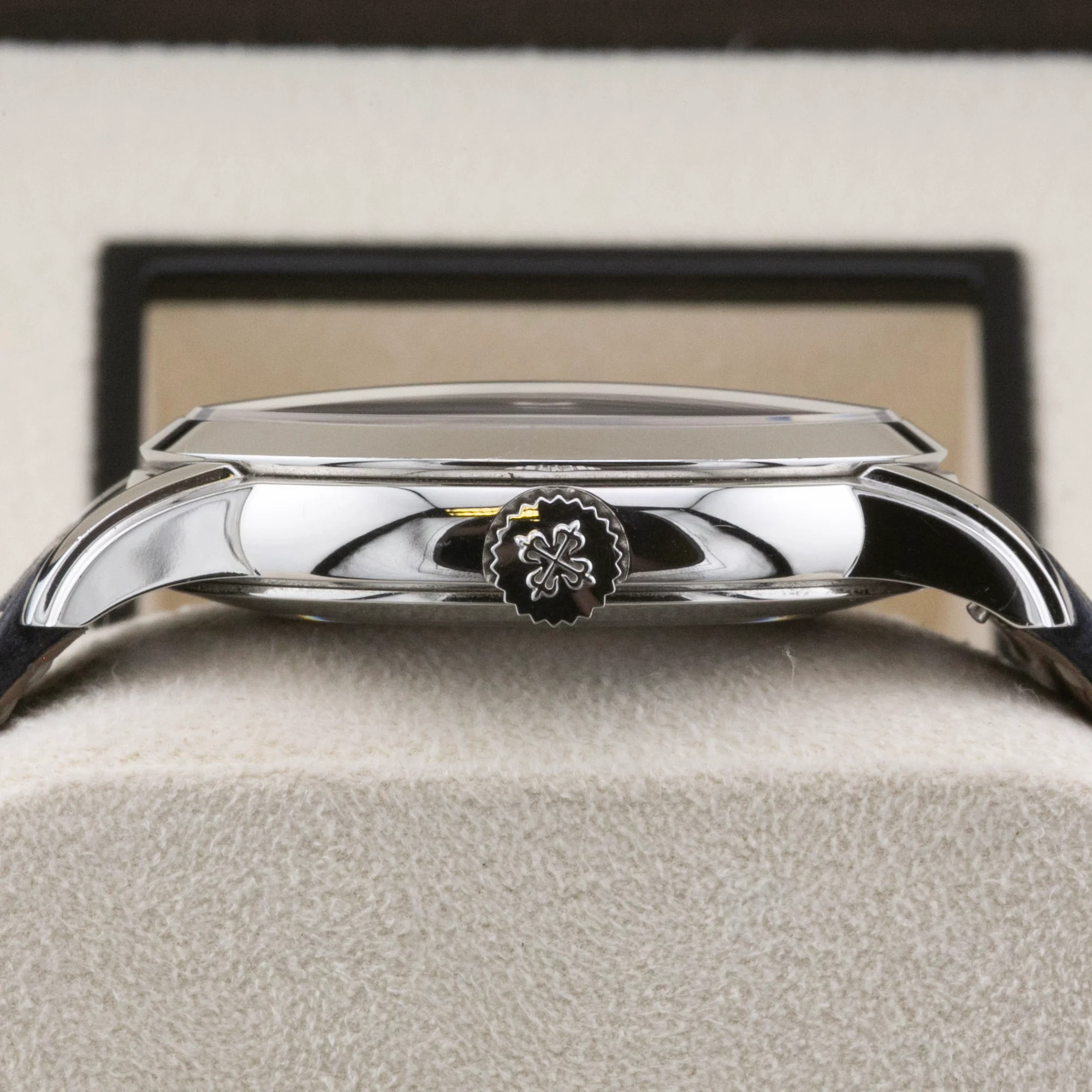 Patek Philippe Calatrava White Dial 5212A-001 Year: 2023 - Image 4