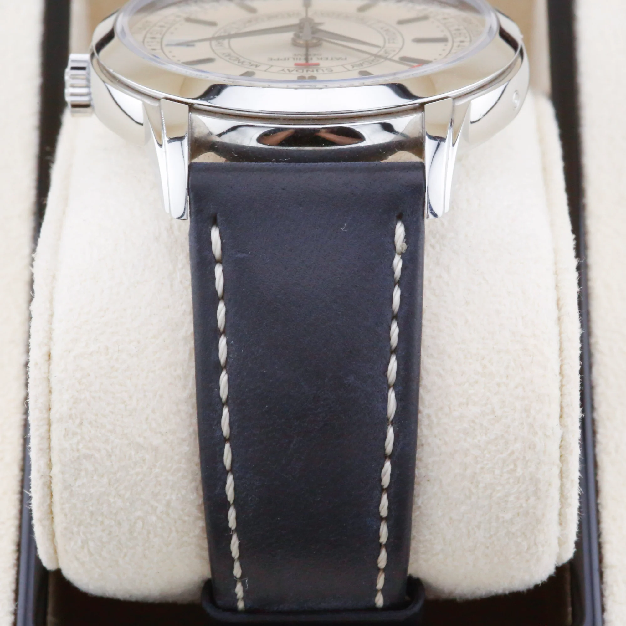 Patek Philippe Calatrava White Dial 5212A-001 Year: 2023 - Image 6