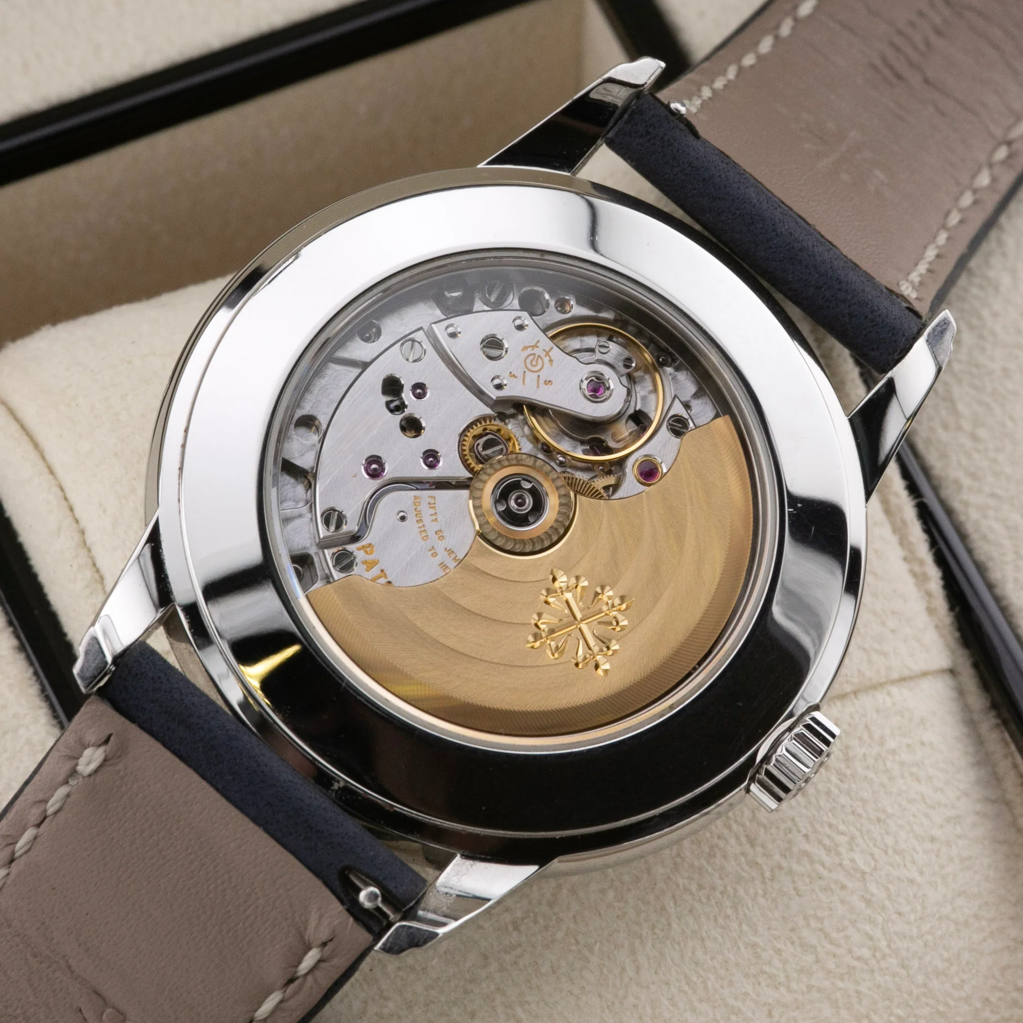 Patek Philippe Calatrava White Dial 5212A-001 Year: 2023 - Image 7