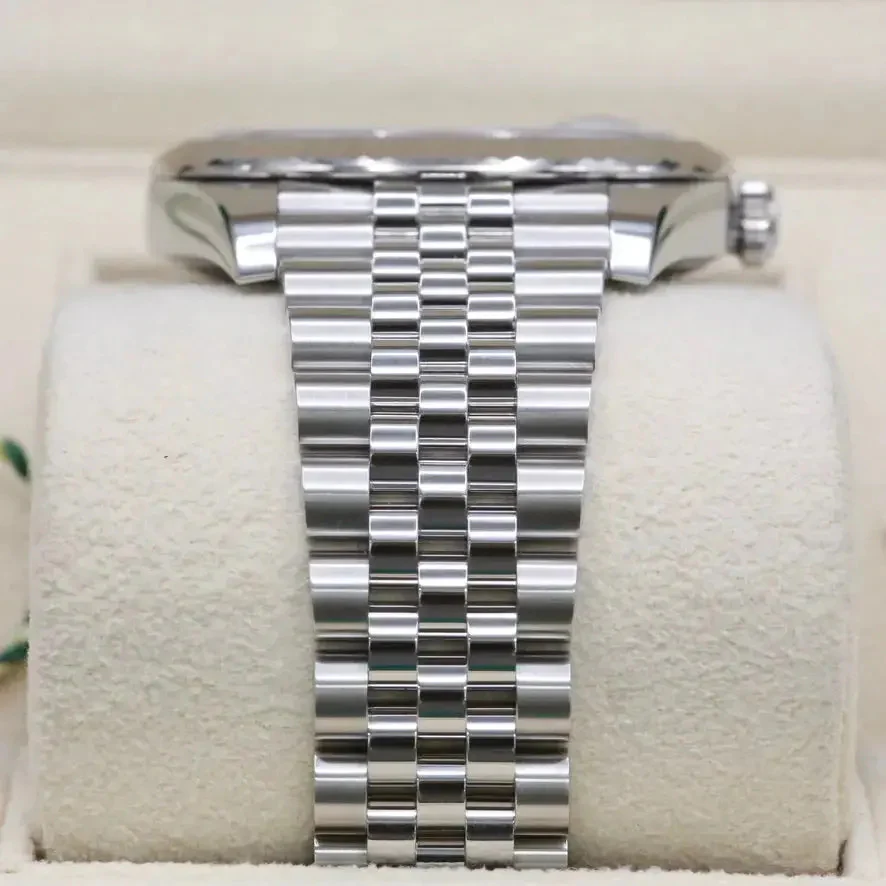 Rolex Datejust 41  126334 Green 41mm Unworn 2024 Complete Set - Image 3