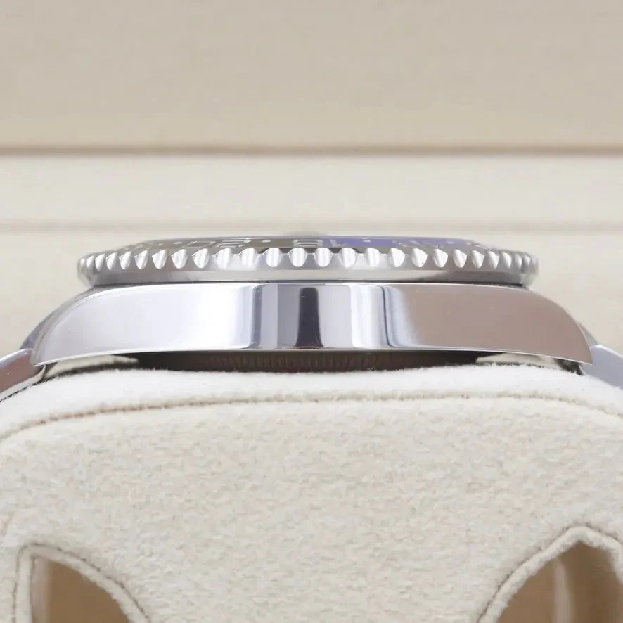 Rolex GMT  116710BLNR Batman 40mm Unworn 2017 Complete Set - Image 4