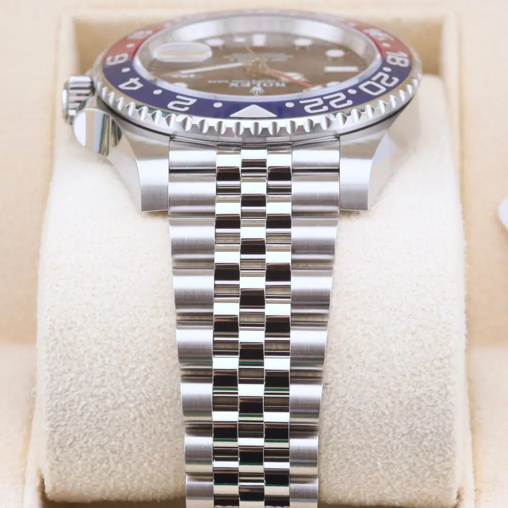 Rolex GMT Pepsi 126710BLRO Year: 2025 - Image 3