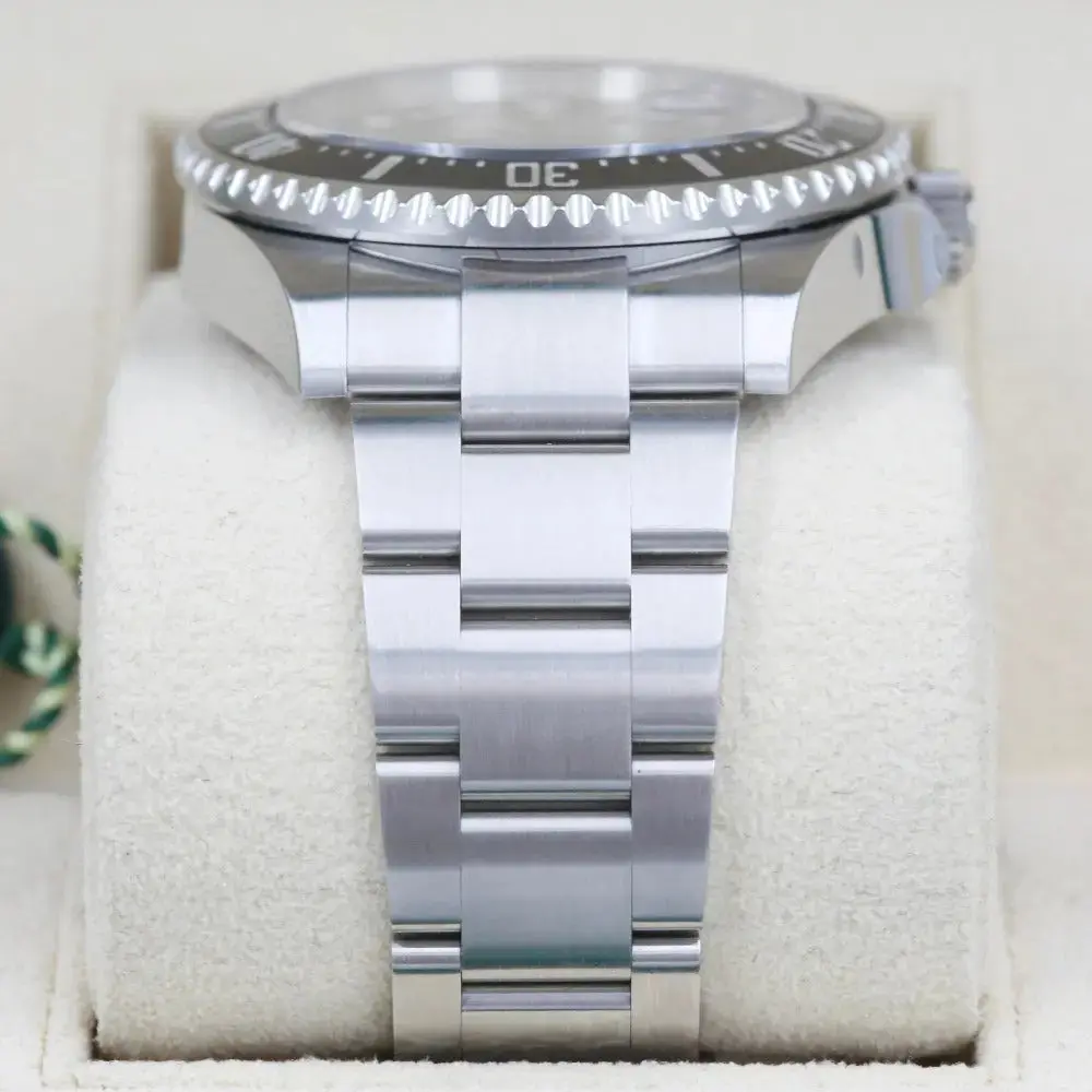 Rolex Sea-Dweller 126600 Year: 2022 - Image 3