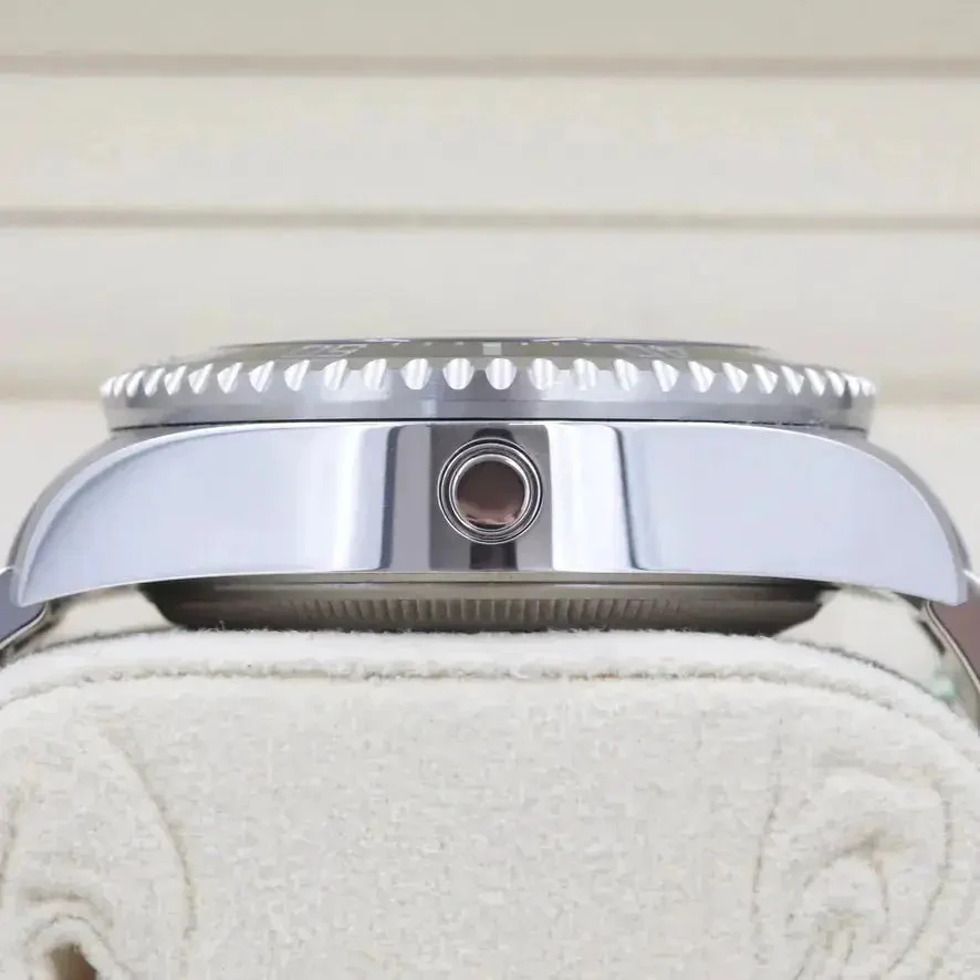 Rolex Sea-Dweller Deepsea 126660  James Cameron 44mm Excellent 2022 Complete Set (with Tags) - Image 4